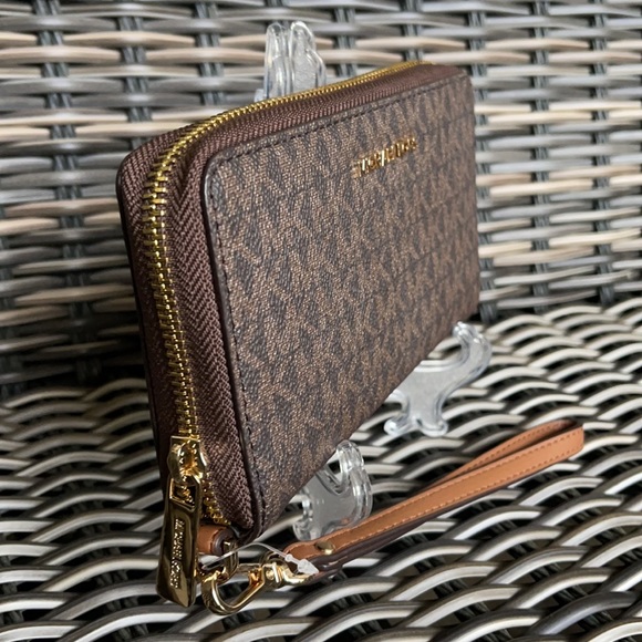 Michael Kors Jet Set Travel Lg Flat Multifunctional Phone Case-Wristlet-Wallet - Picture 16 of 16